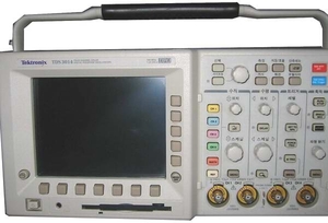 Tektronix TDS3014B 示波器